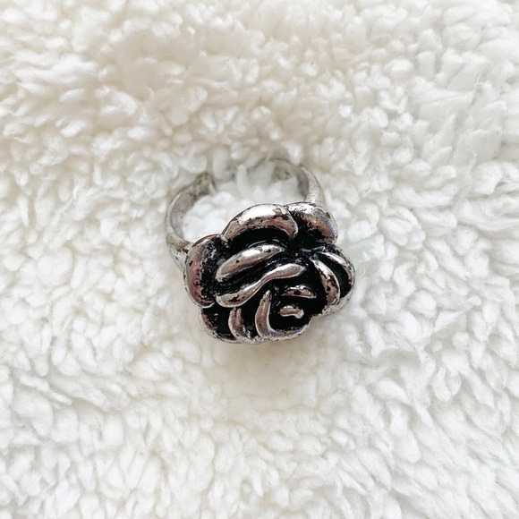 Rustic rose ring🌹 - Picture 2 of 5